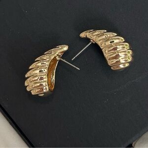 Elegant Gold Earrings